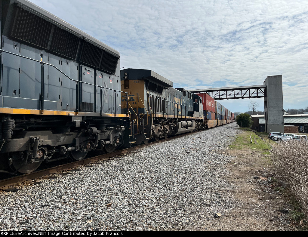 CSX 586